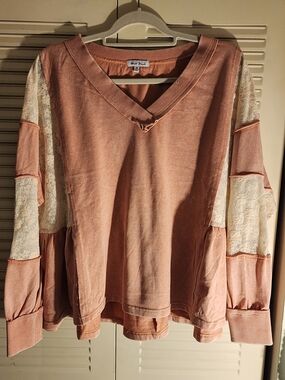 NWOT Blush Lace-Panel V-Neck Pullover Sweatshirt by White Birch Size M